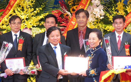 Chúc mừng Viện trưởng Lê Huy Hàm được công nhận chức danh Giáo Sư năm 2015.