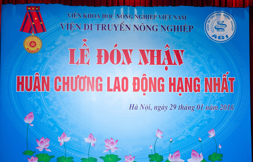 Viện Di truyền Nông nghiệp vinh dự đón nhận Huân chương Lao động Hạng Nhất